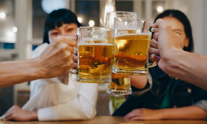 Rượu bia có thể làm tăng cơn đau thượng vị