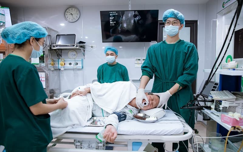Người bệnh được chỉ định nội soi tiêu hoá để đánh giá tình trạng trào ngược