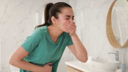 Nôn ra dịch dạ dày là gì? Nguyên nhân, dấu hiệu và cách xử trí