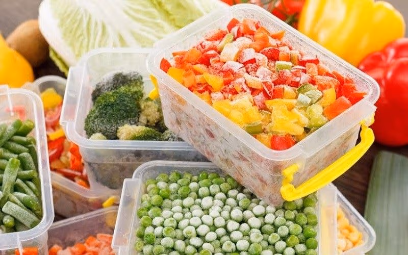Kiểm soát nhiệt độ môi trường bảo quản là cách phòng tránh ngộ độc thực phẩm tối ưu.