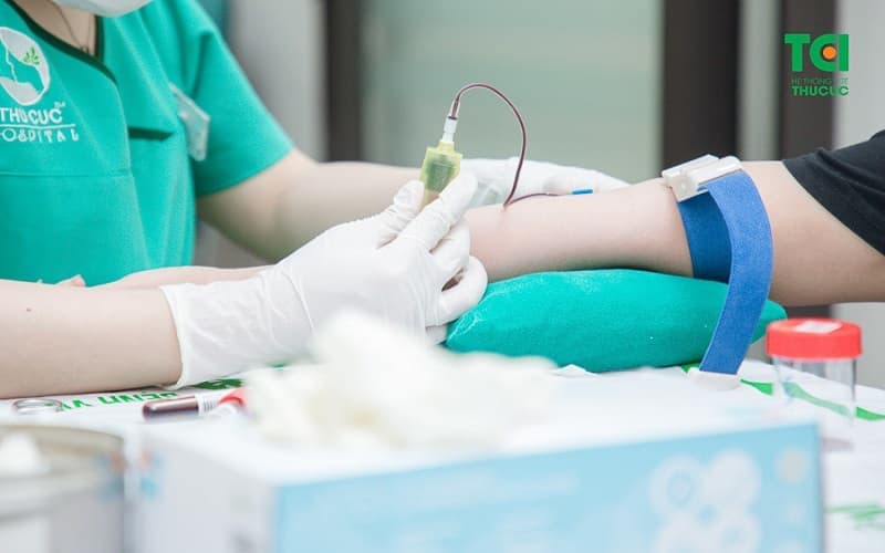 Phòng xét nghiệm thực hiện tiếp nhận, xử lý và phân tích các mẫu bệnh phẩm theo quy trình chuyên môn.