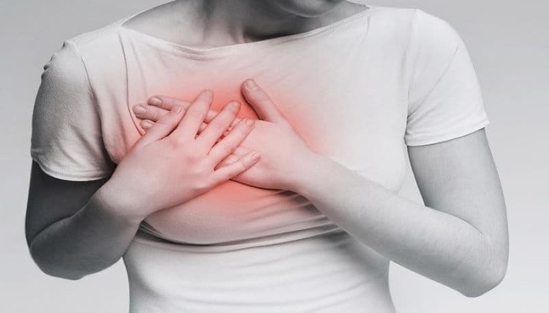 Một số tác dụng không mong muốn của thuốc nội tiết cho phụ nữ tiền mãn kinh có thể xuất hiện như đau đầu, căng tức ngực, buồn nôn