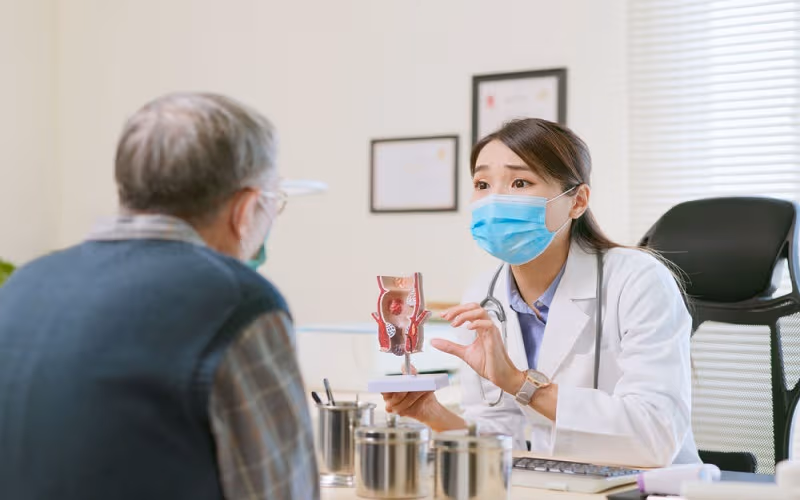 Lo sợ đau đớn là lý do chính khiến bệnh nhân trì hoãn việc khám trĩ