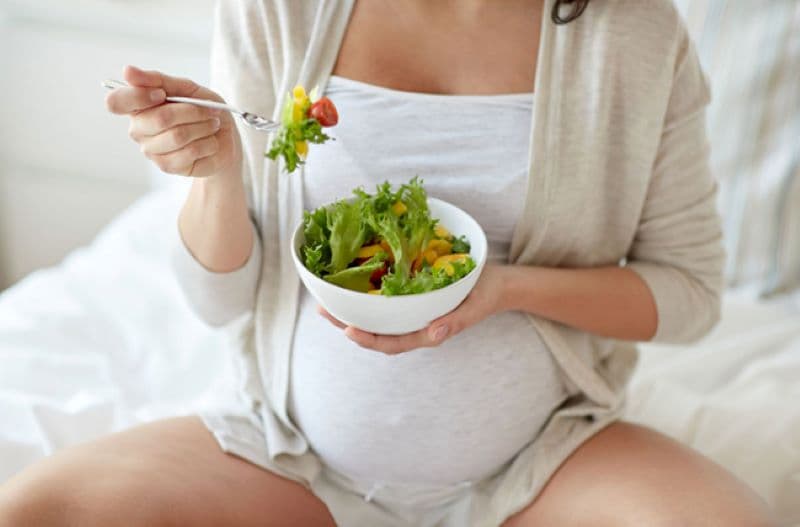Mục tiêu xây dựng thực đơn cho bà bầu vào con không vào mẹ phù hợp là ăn đủ chất, kiểm soát khẩu phần và tăng cân thai kỳ