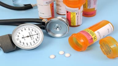 Thuốc huyết áp gồm những nhóm nào và sử dụng sao cho đúng cách?