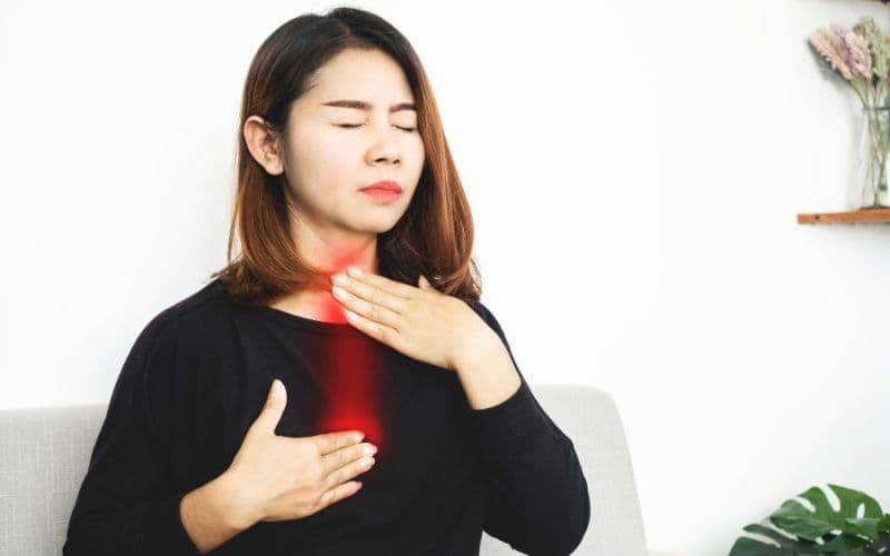 Một số phản xạ ho có liên quan đến sự kích thích tại thực quản do dịch dạ dày