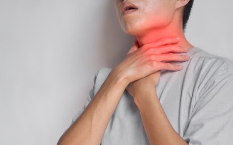 Trào ngược dạ dày có thể gây nghẹn cổ họng