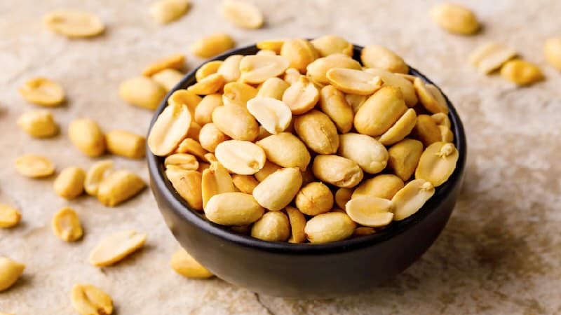 Người bị ung thư ăn được lạc