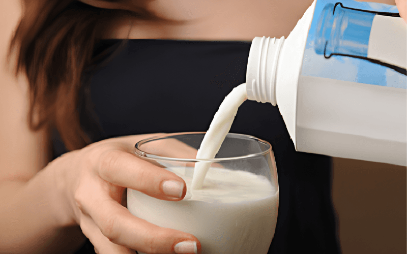 Viêm đường tiết niệu có nên uống sữa?