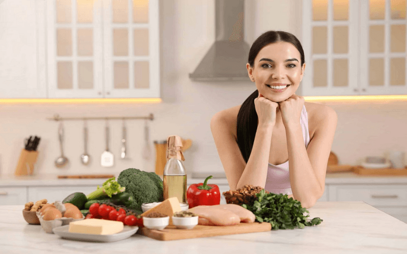 Chế độ ăn đa dạng với thực phẩm dễ tiêu và giàu dưỡng chất hỗ trợ cơ thể phục hồi khi bị viêm hạch mạc treo