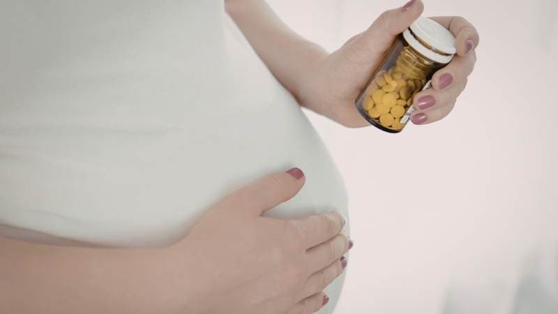 Một số mẹ bầu có thể gặp khó chịu đường tiêu hóa khi sử dụng sản phẩm bổ sung sắt hoặc canxi