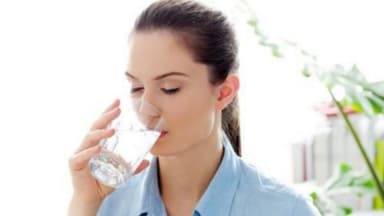 Sỏi thận 6mm uống gì? Nên uống bao nhiêu nước mỗi ngày?