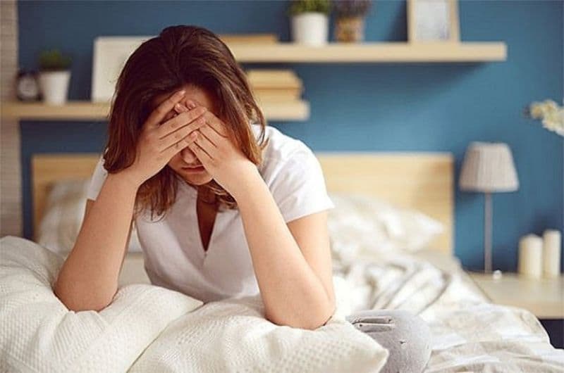 Huyết hư thường biểu hiện qua da xanh xao, mệt mỏi, hoa mắt, chóng mặt và mất ngủ