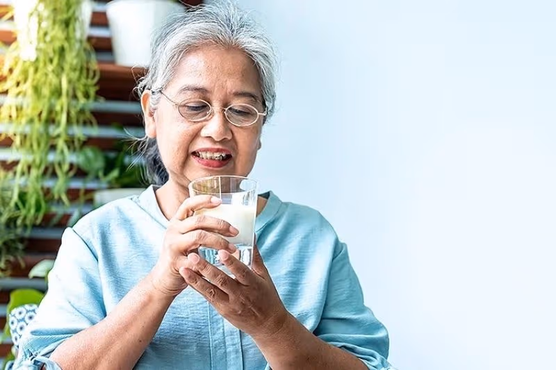 Người bệnh có thể được tư vấn điều chỉnh chế độ ăn hoặc bổ sung canxi, vitamin D nếu khẩu phần hàng ngày chưa đáp ứng nhu cầu