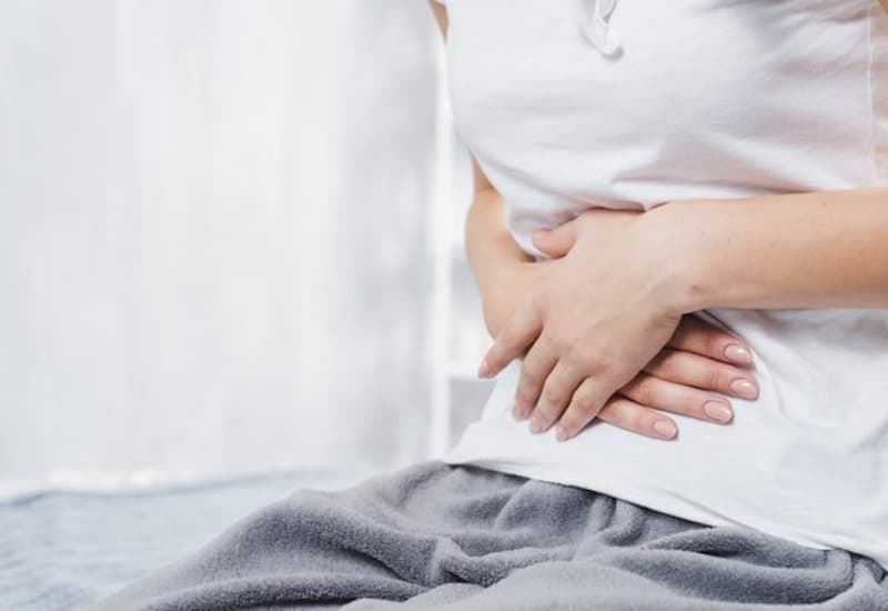 Đầy bụng, chướng bụng là một trong các dấu hiệu hạ vị dạ dày thường gặp