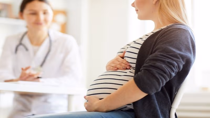 Điều trị trĩ thai kỳ cần ưu tiên các biện pháp an toàn, giúp giảm đau, sưng và táo bón mà không ảnh hưởng đến mẹ và thai nhi