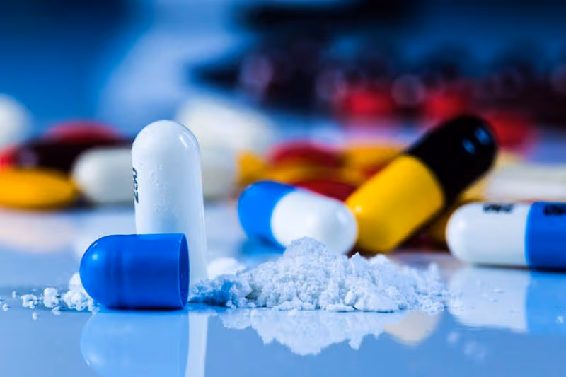 Sử dụng thuốc theo chỉ định của bác sĩ khi điều trị viêm đại tràng do C. difficile