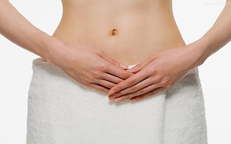 Giữ vùng kín sạch, khô thoáng và không tự cạy hoặc đốt gai sinh dục