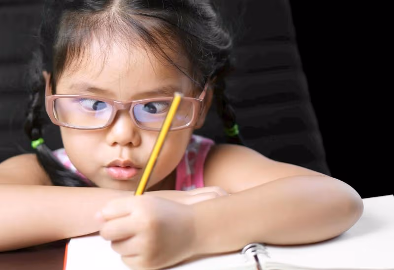 lác mắt
