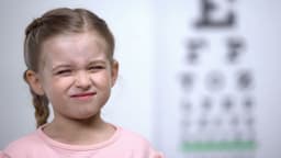 Loạn thị là gì? Dấu hiệu, cách chữa và phòng ngừa biến chứng