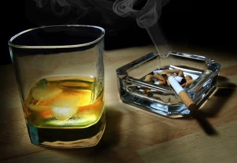 Thuốc lá, rượu bia là những yếu tố nguy cơ gây polyp trực tràng