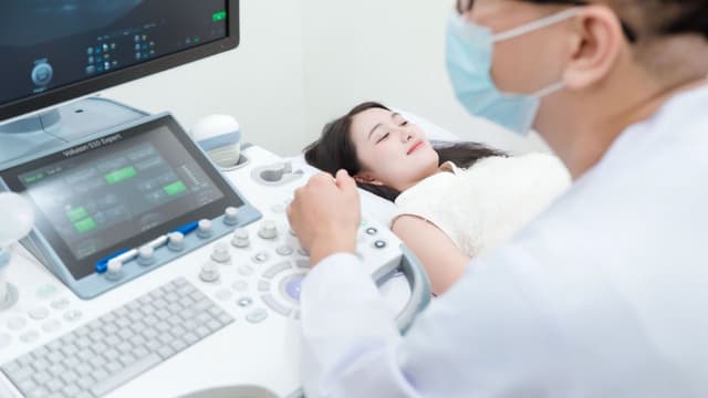 Nhau tiền đạo là gì và dấu hiệu nào mẹ bầu cần chú ý?