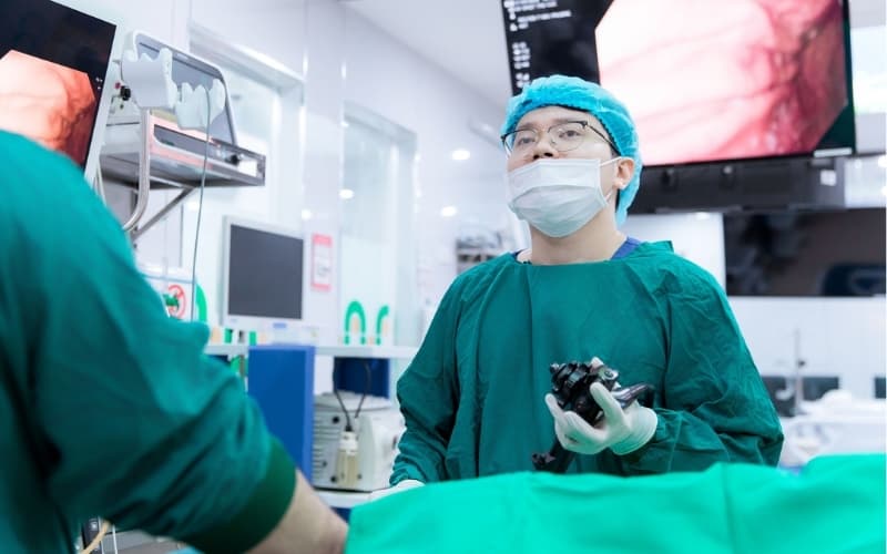 Nôn ra máu tươi cấp cứu ở đâu? Đơn vị y tế cần đáp ứng những tiêu chí gì?