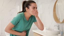 Nôn ra máu tươi cấp cứu ở đâu và cần lưu ý gì?