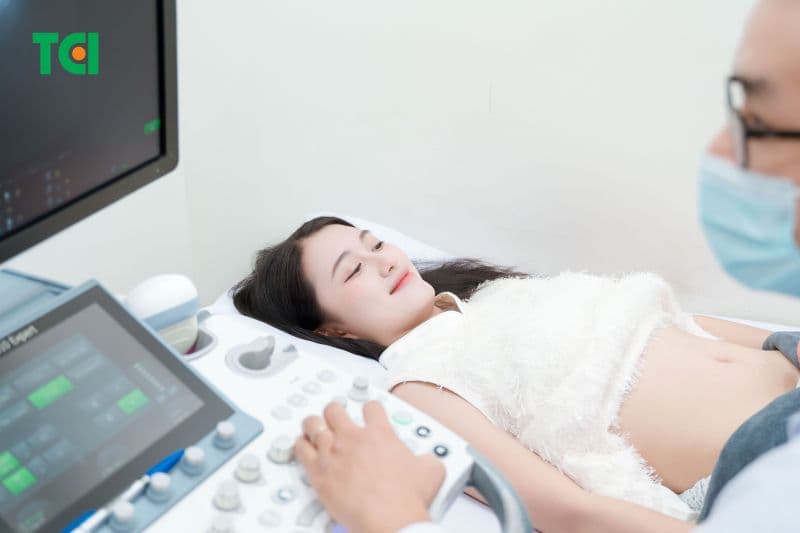 Siêu âm phụ khoa giúp bác sĩ đánh giá vị trí, kích thước và số lượng polyp trong buồng tử cung.