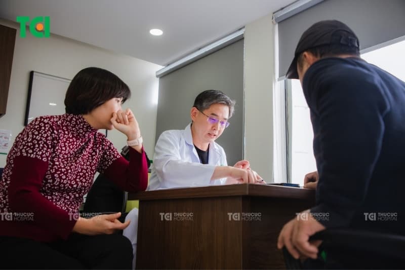 Điều trị ung thư dạ dày giai đoạn cuối chủ yếu áp dụng liệu pháp giảm nhẹ nhằm kiểm soát khối u và xoa dịu triệu chứng.