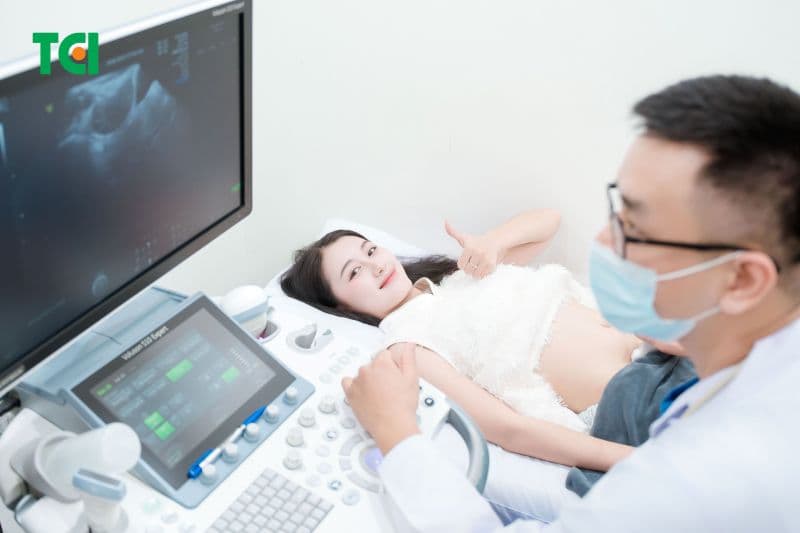 Siêu âm phụ khoa giúp bác sĩ đánh giá độ dày niêm mạc tử cung và phát hiện những bất thường cần kiểm tra thêm.