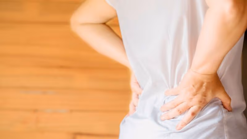 Đau thần kinh tọa gây khó khăn trong cuộc sống sinh hoạt 