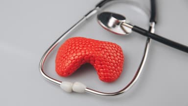 U tuyến cận giáp gây triệu chứng gì? Chẩn đoán và điều trị ra sao?
