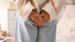 Viêm quanh hậu môn nguy hiểm không? Điều trị thế nào?