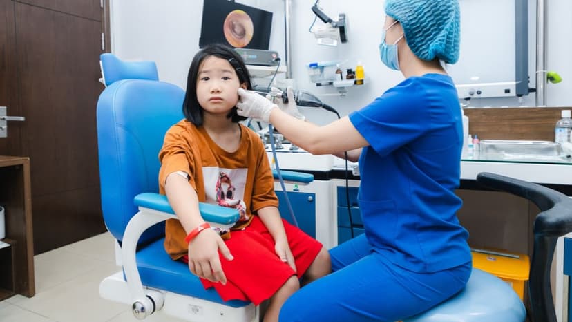 Nguyên nhân viêm tai giữa ở trẻ, dấu hiệu và cách điều trị