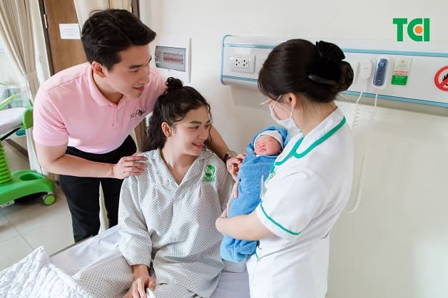 Với dịch vụ thai sản trọn gói, mẹ và bé sẽ được chăm sóc từ khi mang thai đến khi "mẹ tròn con vuông"