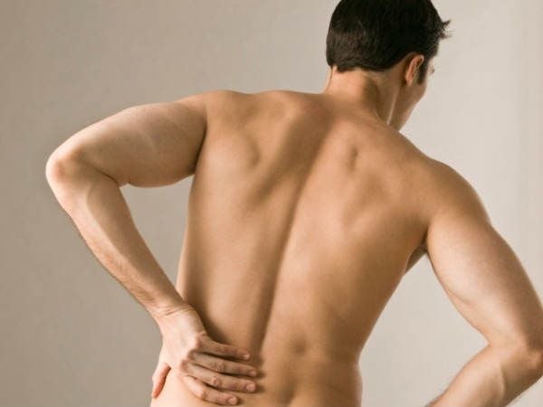 Đau lưng có phải bị thận không?
