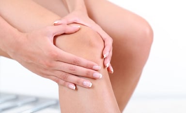 Giãn dây chằng đầu gối điều trị thế nào?