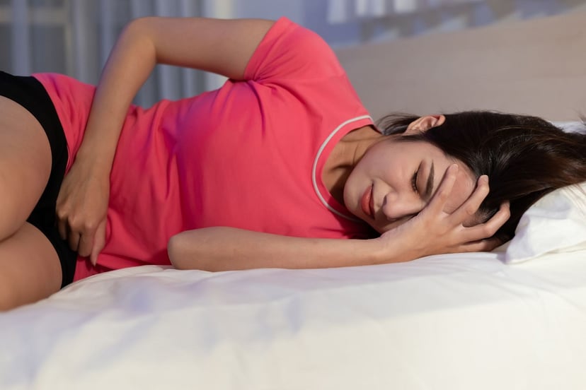 Giải đáp &#8211; Ra máu báo thai có đau bụng không và điều cần chú ý!