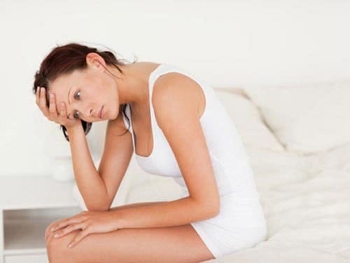 Khí hư có mùi tanh nồng nặc do đâu?