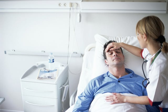 Vì sao bị sốt sau khi mổ ruột thừa,có đáng lo ngại không