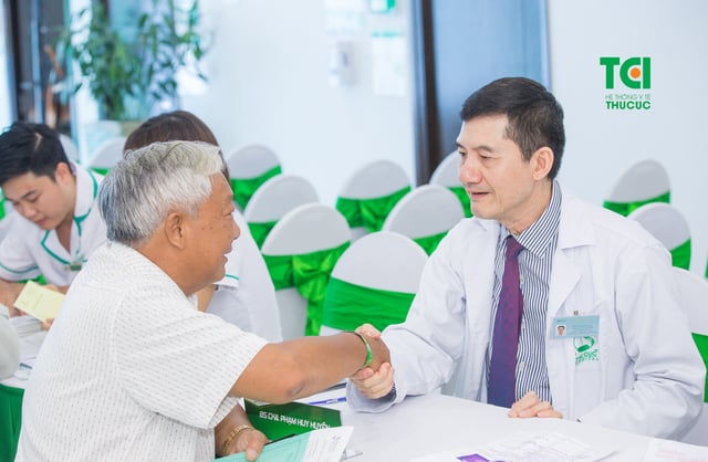 Nước – &#8220;bài thuốc&#8221; tốt phòng ngừa sỏi thận