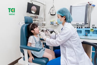 Vì sao viêm họng ở trẻ nhỏ có thể gây họa “khớp đớp tim”?