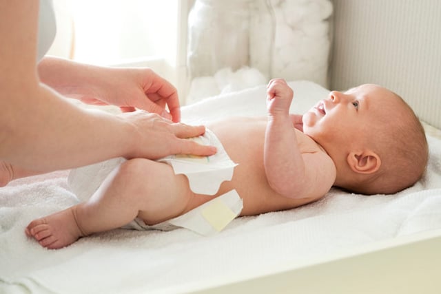 Trẻ sơ sinh đi ngoài nhiều mẹ chớ bỏ qua điều sau