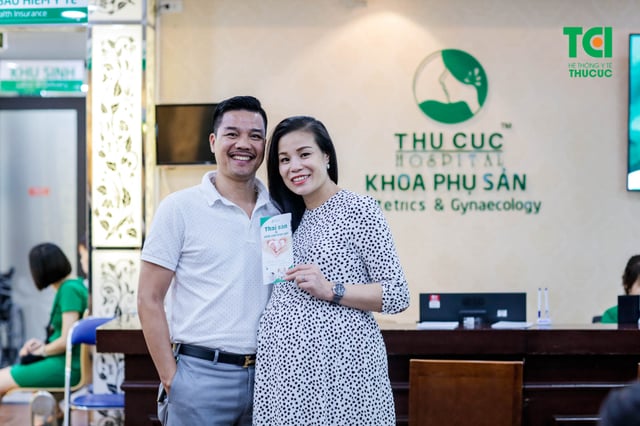 Cựu danh thủ &#8211; Bình luận viên bóng đá Phạm Như Thuần đưa vợ đi khám thai