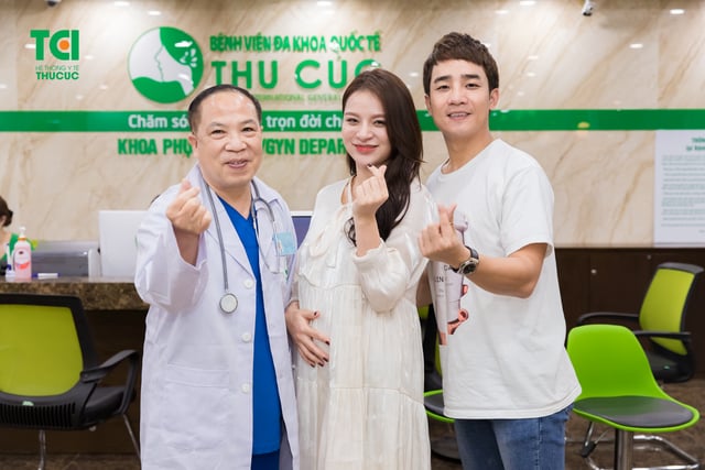 Gia đình diễn viên Đỗ Duy Nam &amp; Ngọc Anh Berry đi khám thai 16 tuần