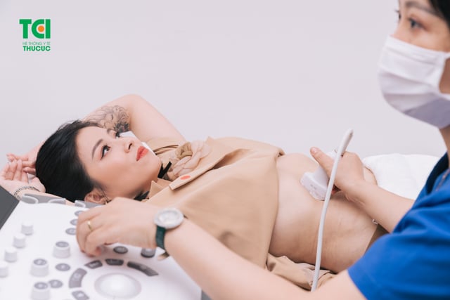 MC Hoàng Linh &#8211; Khám sức khỏe tại Bệnh viện Thu Cúc