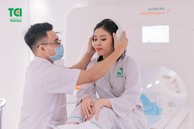 MC Hoàng Linh &#8211; Khám sức khỏe tại Bệnh viện Thu Cúc