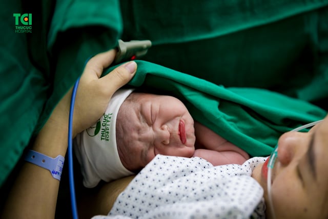 Biểu cảm đáng yêu khi chào đời của bé Nguyễn Ngọc Tuệ Anh