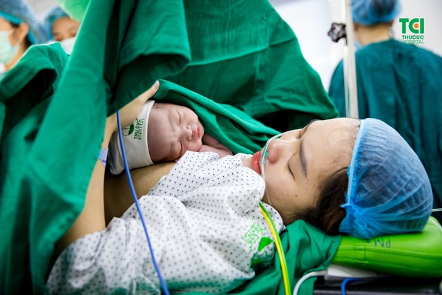 Biểu cảm đáng yêu khi chào đời của bé Nguyễn Ngọc Tuệ Anh